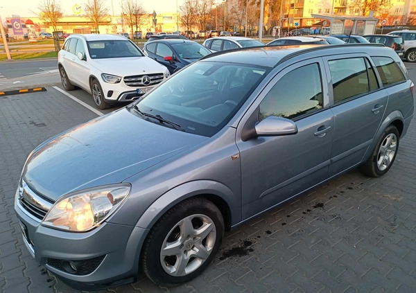 Opel Astra cena 11300 przebieg: 159000, rok produkcji 2007 z Toruń małe 232